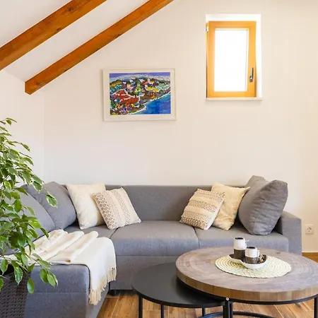 Appartement Kuca Lotre *