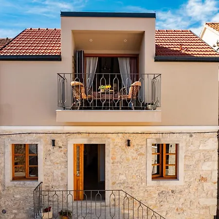 Kuca Lotre * Vela Luka